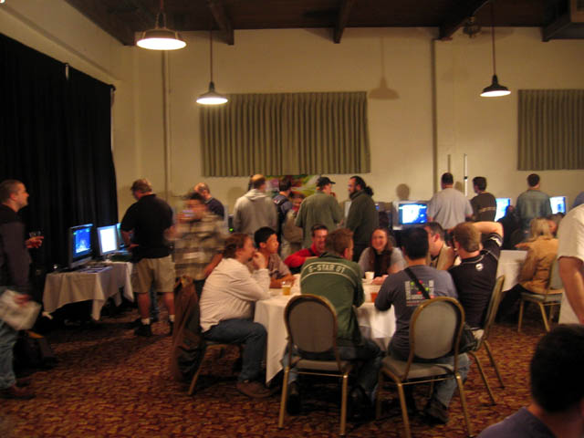 www.gnometech.com/igc05/saturday-party01.jpg